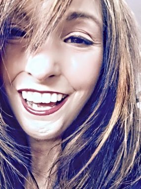 self-acceptance | Scleroderma News | Amy Gietzen smiles for a selfie